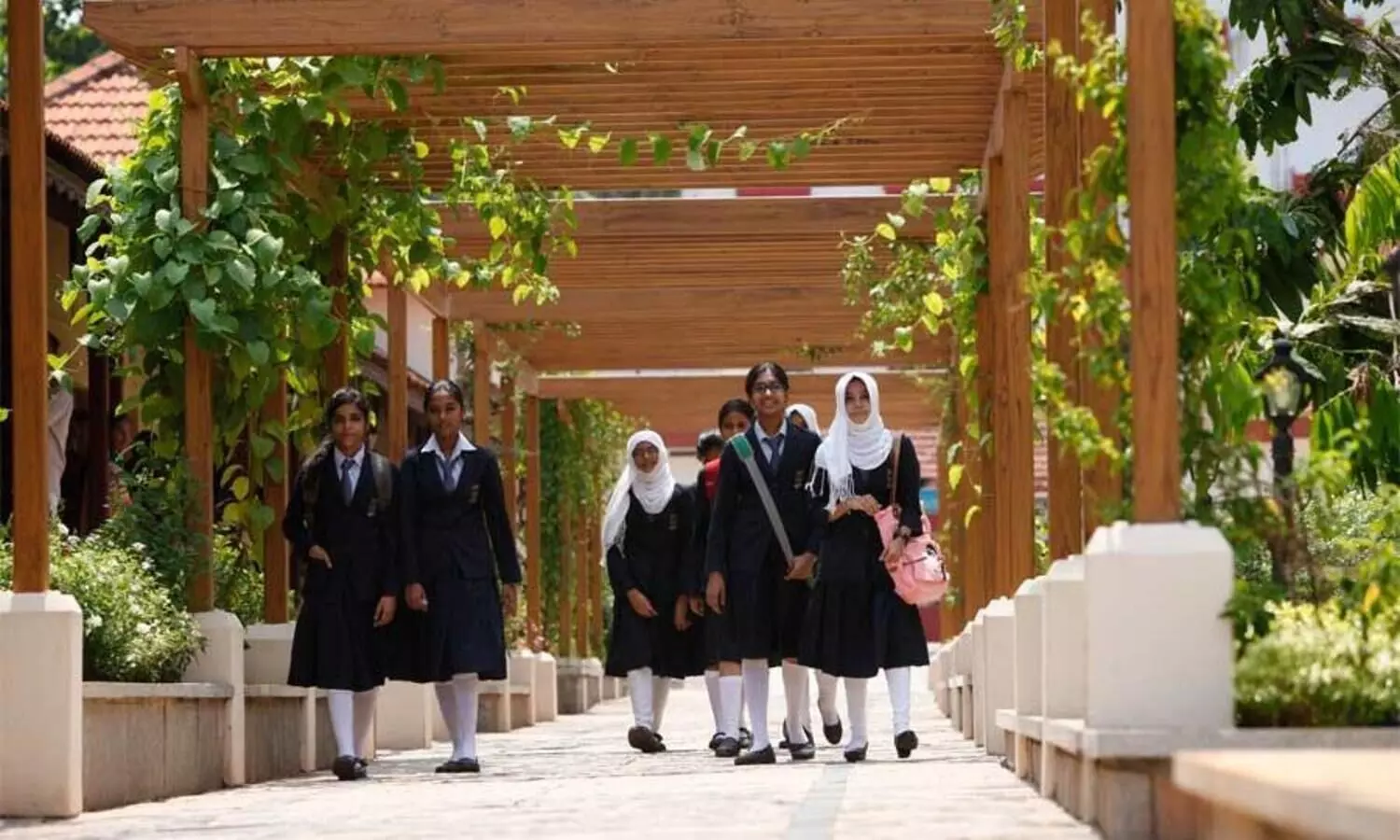 ഒക്​ടോബർ 15ന്​ ശേഷം സ്​കൂളുകൾ തുറക്കാം; പുതിയ മാർഗനിർദേശങ്ങൾ പുറത്തിറക്കി കേന്ദ്രം