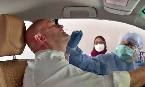 ഡ്രൈവ് ത്രൂ കോവിഡ് പരിശോധന സംവിധാനം സൗകര്യപ്രദമാകുന്നു ഡ്രൈവ് ത്രൂ കോവിഡ് പരിശോധന സംവിധാനം സൗകര്യപ്രദമാകുന്നു