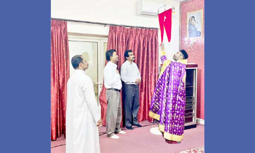 സെൻറ്​ മേരീസ് കത്തീഡ്രല്‍ പെരുന്നാളിന്‌ കൊടിയേറി