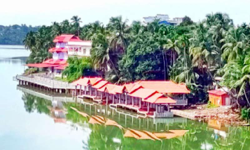 തീർഥാടകരെ വരവേൽക്കാൻ പറശ്ശിനിക്കടവിൽ ബോട്ടുജെട്ടി ഒരുങ്ങുന്നു