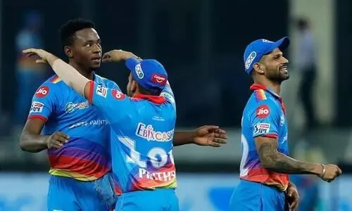 പടിക്കലല്ല; തുടക്കത്തിലേ കലമുടച്ച്​​ ബാംഗ്ലൂർ; ഡൽഹിക്ക്​ കൂറ്റൻ വിജയം