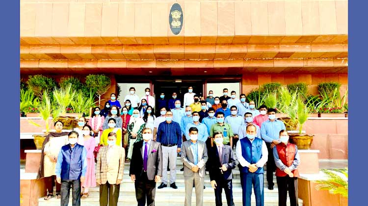 അമീറിെൻറ വിയോഗം: ദുഃഖാചരണത്തിൽ പങ്കാളിയായി കുവൈത്തിലെ ഇന്ത്യൻ സമൂഹവും അമീറിെൻറ വിയോഗം: ദുഃഖാചരണത്തിൽ പങ്കാളിയായി കുവൈത്തിലെ ഇന്ത്യൻ സമൂഹവും