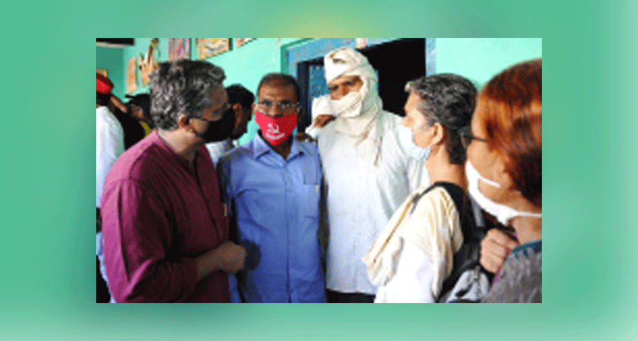 ഹാ​ഥ​​റ​സ്​ ഇരയുടെ കുടുംബങ്ങളെ സി.പി.എം നേതാക്കൾ സന്ദർശിച്ചു