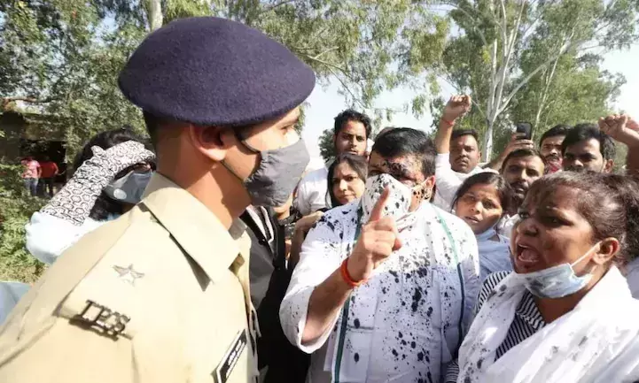 ഹാഥറസ്​ സന്ദർശിക്കാനെത്തിയ എ.എ.പി എം.പിക്ക്​​ നേരെ മഷിയേറ്​