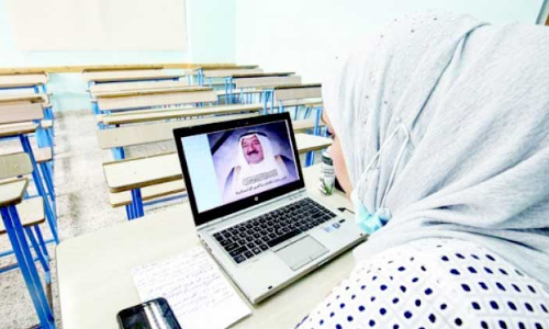 അ​റ​ബി​ക്​ സ്​​കൂ​ൾ അ​ക്കാ​ദ​മി​ക വ​ർ​ഷം ഒാ​ൺ​ലൈ​നാ​യി ആ​രം​ഭി​ച്ചു