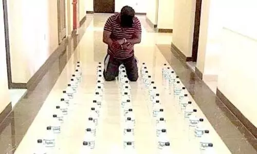 മ​ദ്യ​വു​മാ​യി ഇ​ന്ത്യ​ക്കാ​ര​ൻ പി​ടി​യി​ൽ