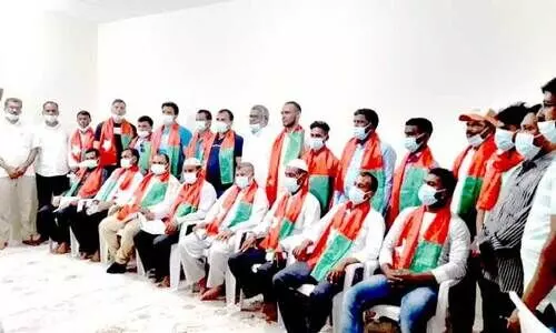 അംഗത്വം നൽകി