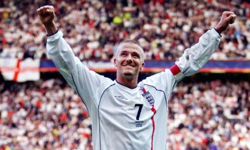 ഗാലറി എഴുന്നേറ്റ്​ കയ്യടിച്ച ഡേവിഡ്​ ബെക്കാമി​െൻറ ആ സുന്ദര ഫ്രീകിക്കിന്​ 19 വയസ്സ്​ VIDEO