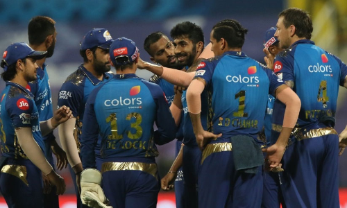 ആദ്യം അടിച്ചു, പിന്നെ എറിഞ്ഞിട്ടു; മുംബൈ വീണ്ടും ഒന്നാമത്