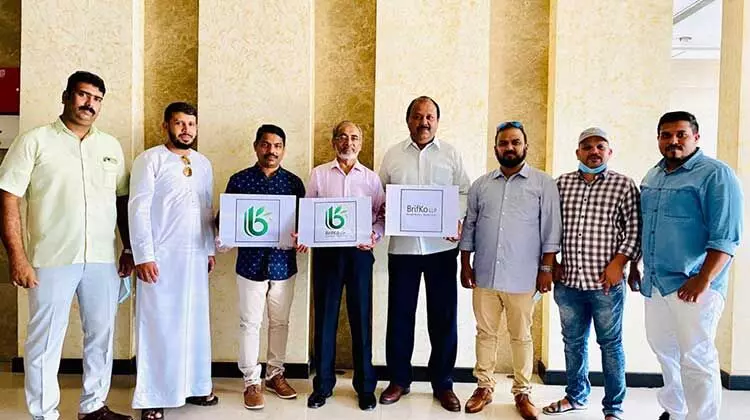 ബിസിനസ് സംരംഭത്തിെൻറ ഔദ്യോഗിക പ്രഖ്യാപനം ബിസിനസ് സംരംഭത്തിെൻറ ഔദ്യോഗിക പ്രഖ്യാപനം