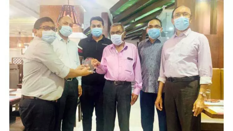 യാത്രയയപ്പ് നൽകി യാത്രയയപ്പ് നൽകി