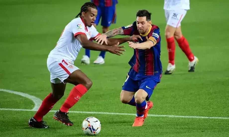 ബാഴ്​സക്ക്​ സെവിയ്യയുടെ പൂട്ട്​