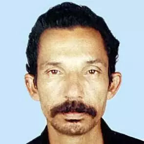 ​പൊ​ട്ടി​ക്കി​ട​ന്ന വൈ​ദ്യു​തി ക​മ്പി​യി​ൽ​നി​ന്ന്​  ഷോ​ക്കേ​റ്റ്​ ക്ഷീ​ര​ക​ർ​ഷ​ക​ൻ മ​രി​ച്ചു