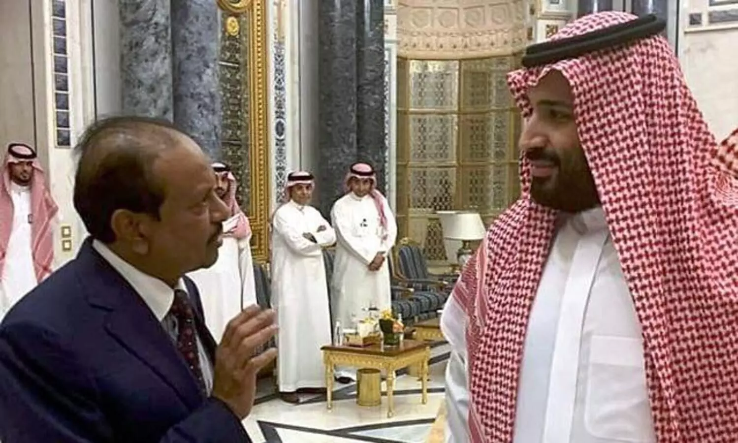 ലുലു ഗ്രൂപ്പി​െൻറ ഓഹരി വാങ്ങാന്‍ സൗദി ഇൻവെസ്​റ്റ്​മെൻറ്​ ഫണ്ടും; ചര്‍ച്ചകള്‍ പുരോഗമിക്കുന്നു