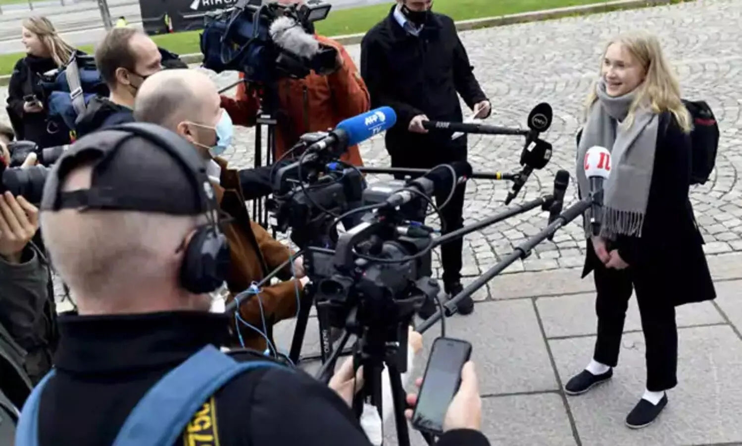 ഒരു ദിവസത്തേക്ക്​ പ്രധാനമന്ത്രി; ഫിൻലൻഡിനെ ഭരിച്ച്​ 16കാരി ആവാ മുർ​ട്ടോ