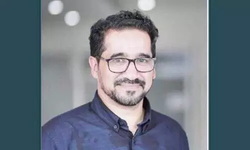 കാൽപതിറ്റാണ്ടി​െൻറ പ്രവാസജീവിതം; മുബാറഖ്​ നാട്ടിലേക്ക് മടങ്ങി