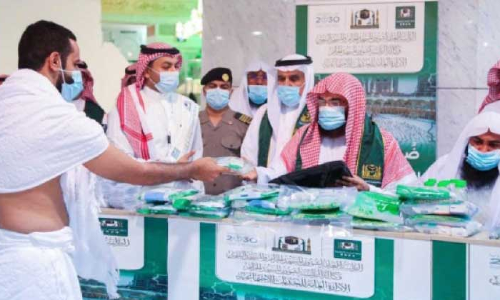 ഉം​റ തീ​ർ​ഥാ​ട​നം പു​ന​രാ​രം​ഭി​ക്കാ​നാ​യ​തി​ൽ ആ​ഹ്ലാ​ദം പ്ര​ക​ടി​പ്പി​ച്ച്​ ഇ​രു​ഹ​റം കാ​ര്യാ​ല​യ മേ​ധാ​വി