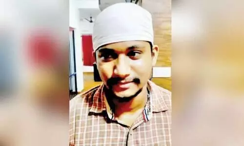 ബൈക്ക് യാത്രികനിൽനിന്ന് കുഴൽപണം പിടികൂടി ബൈക്ക് യാത്രികനിൽനിന്ന് കുഴൽപണം പിടികൂടി