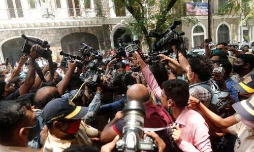 സുശാന്ത്​ കേസ്​: താരങ്ങളുടെയോ അഭിഭാഷകരുടെയോ വാഹനം പിന്തുടർന്നാൽ മാധ്യമങ്ങൾക്കെതിരെ നടപടിയെന്ന്​ മുംബൈ പൊലീസ്​