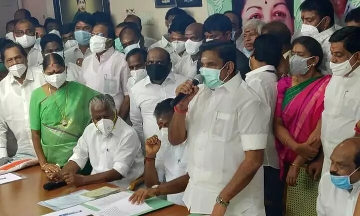 എടപ്പാടി പളനിസ്വാമി എ.ഐ.എ.ഡി.എം.കെ മുഖ്യമന്ത്രി സ്ഥാനാർഥി; പന്നീർസെൽവം പിന്മാറി