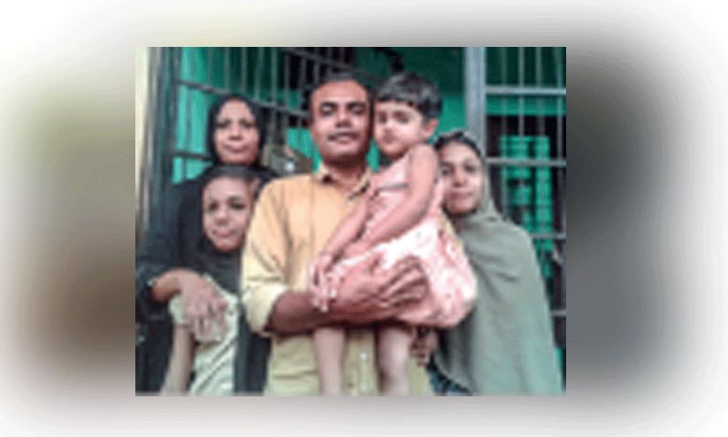 കോവിഡിൽ ജീവിതം നെഗറ്റിവ്; ദുരിതം പേറി ഇർഷാദും കുടുംബവും കോവിഡിൽ ജീവിതം നെഗറ്റിവ്; ദുരിതം പേറി ഇർഷാദും കുടുംബവും