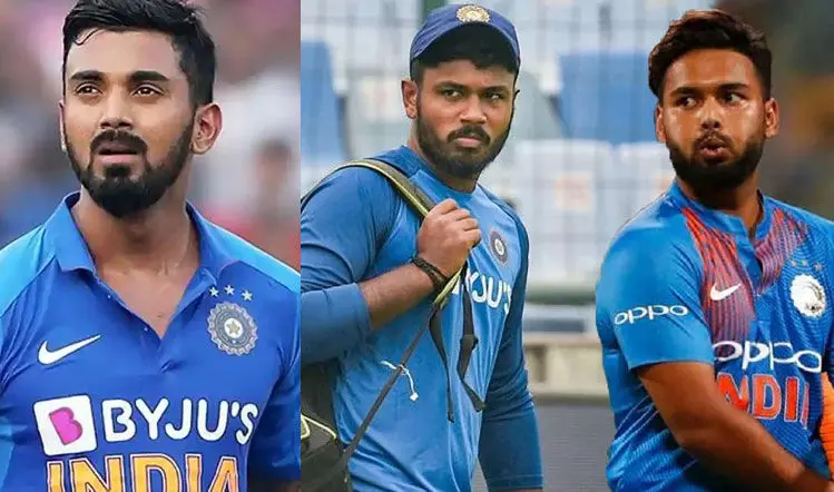 ആരാണ് ധോണിയുടെ പിൻഗാമിയാകാൻ കൂടുതൽ യോഗ്യൻ; ലാറ തെരഞ്ഞെടുത്തത് ഇൗ താരത്തെ ആരാണ് ധോണിയുടെ പിൻഗാമിയാകാൻ കൂടുതൽ യോഗ്യൻ; ലാറ തെരഞ്ഞെടുത്തത് ഇൗ താരത്തെ