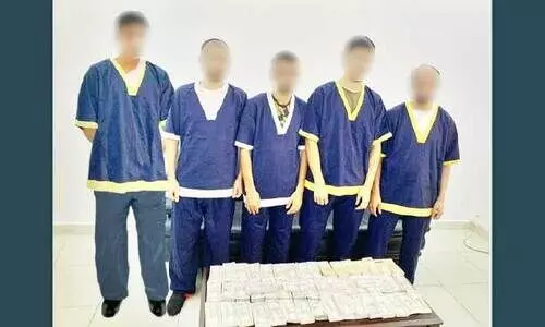 വാ​ഹ​ന​ത്തി​ൽ​നി​ന്ന് 32 ല​ക്ഷം ദി​ർ​ഹം മോ​ഷ്​​ടി​ച്ച സം​ഘം പി​ടി​യി​ൽ