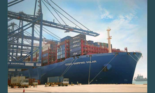 ദമ്മാം തുറമുഖത്ത്​ ക​െണ്ടയ്​നർ ടെർമിനലുകളുടെ പ്രവർത്തനം ഏകോപിപ്പിക്കുന്നു