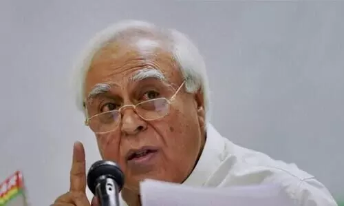 രാജാവി​െൻറ ഭരണമല്ല, സ്വരാജാണ് നമുക്ക്​ വേണ്ടത്​; മാധ്യമപ്രവർത്തകനെതിരായ യു.എ.പി.എയിൽ കപിൽ സിബൽ