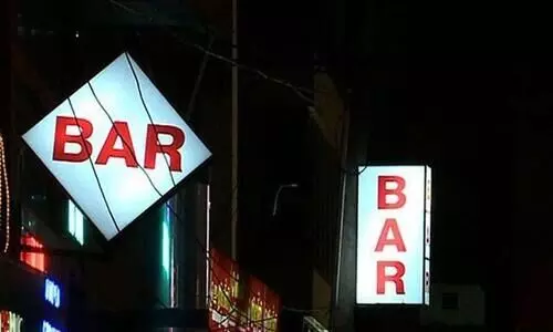 ബാറുകളും ബിയർ പാർലറുകളും ഉടൻ തുറക്കില്ല; കോവിഡ് വ്യാപനത്തിന് സാധ്യത