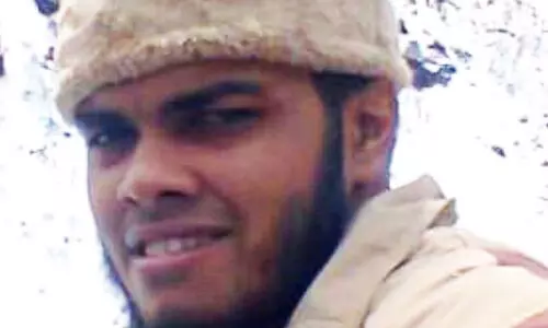 മുക്കത്ത് ലോറിയുമായി കൂട്ടിയിടിച്ച ബൈക്ക് യാത്രികൻ മരിച്ചു