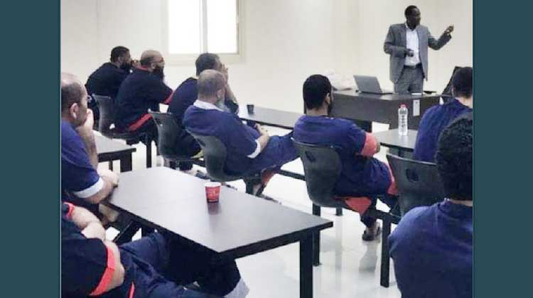 ചാൻസ് മുതലാക്കാം; നാടുകടത്തലിൽനിന്ന് രക്ഷപ്പെടാം ചാൻസ് മുതലാക്കാം; നാടുകടത്തലിൽനിന്ന് രക്ഷപ്പെടാം