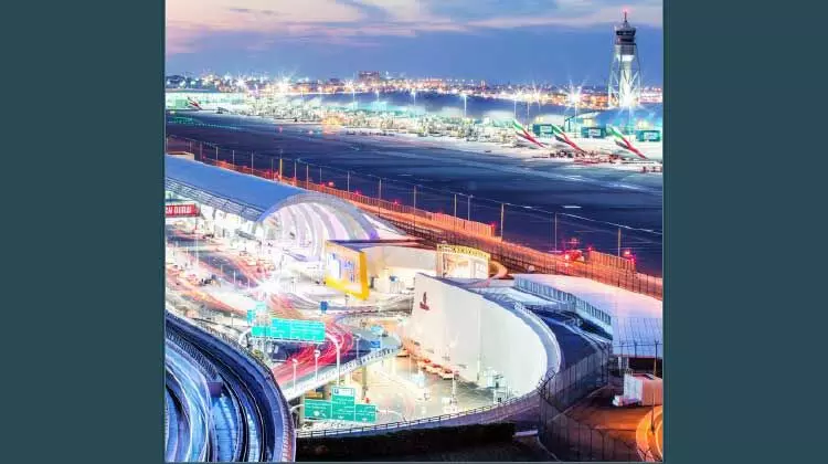 ദുബൈ വിമാനത്താവളത്തിലിറങ്ങാൻ െഎ.സി.എ അനുമതി വേണം ദുബൈ വിമാനത്താവളത്തിലിറങ്ങാൻ െഎ.സി.എ അനുമതി വേണം