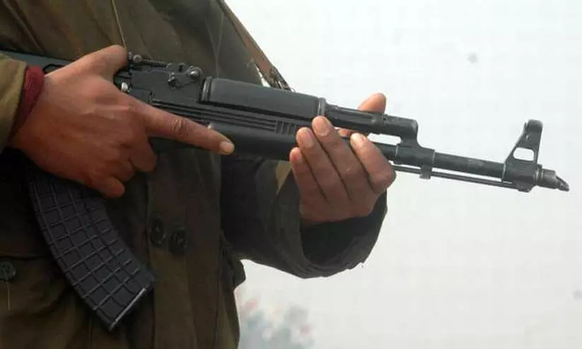 ഗുണ്ടാസംഘവും ഡൽഹി പൊലീസും തമ്മിൽ ഏറ്റുമുട്ടൽ, വെടിവെപ്പ്; നാലു പേർ പിടിയിൽ ഗുണ്ടാസംഘവും ഡൽഹി പൊലീസും തമ്മിൽ ഏറ്റുമുട്ടൽ, വെടിവെപ്പ്; നാലു പേർ പിടിയിൽ