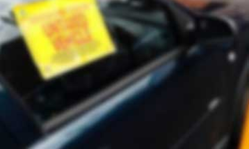 വഴിയരികില്‍ നിര്‍ത്തിയിട്ട കാറുകള്‍ക്ക് നോട്ടീസ് പതിച്ചു