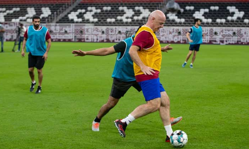 അൽബെയ്​ത്തിൽ പന്തുതട്ടി മനംനിറഞ്ഞ്​ ഫിഫ പ്രസിഡൻറ്​