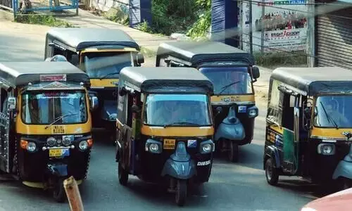 യാത്രക്കാരില്ല; ഓട്ടോ തൊഴിലാളികളുടെ ജീവിതം ദുരിതമാകുന്നു