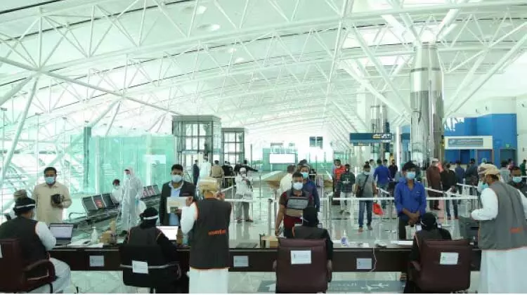 താപനില 38 ഡിഗ്രിക്ക് മുകളിലെങ്കിൽ വിമാന യാത്രക്കാർക്ക് കോവിഡ് ടെസ്റ്റ് താപനില 38 ഡിഗ്രിക്ക് മുകളിലെങ്കിൽ വിമാന യാത്രക്കാർക്ക് കോവിഡ് ടെസ്റ്റ്