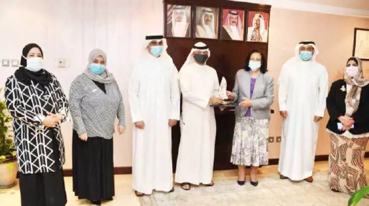 ആരോഗ്യമന്ത്രി സന്നദ്ധ പ്രവര്‍ത്തന അവാര്‍ഡ് ഏറ്റുവാങ്ങി