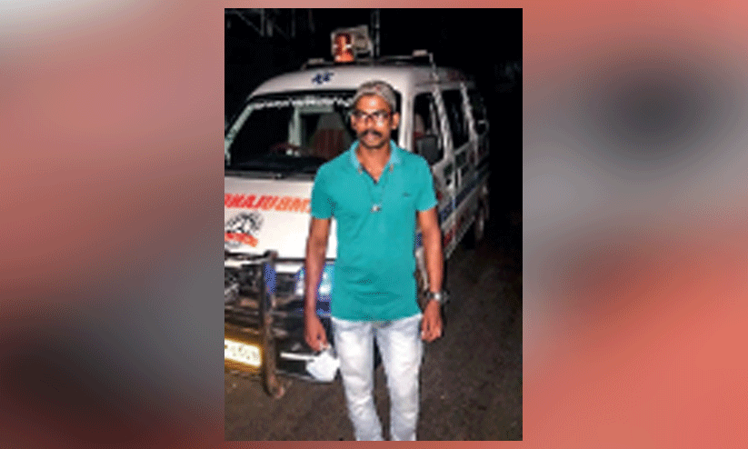 ആംബുലൻസ് ഡ്രൈവർ ഇടപെട്ടു; ക്ഷേത്രത്തിലെ മോഷണശ്രമം വിഫലമായി ആംബുലൻസ് ഡ്രൈവർ ഇടപെട്ടു; ക്ഷേത്രത്തിലെ മോഷണശ്രമം വിഫലമായി