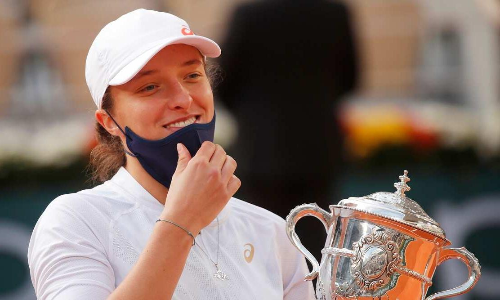 ചരിത്രം കുറിച്ച് പോളിഷ് കൗമാര താരം ഇഗ സ്യാതെകിന്  ഫ്രഞ്ച് ഓപ്പൺ കിരീടം