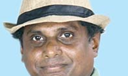 ക​ലാ​കാ​ര​ൻ അപ​ക​ട​ത്തി​ൽ മ​രി​ച്ചു