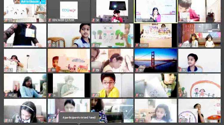 അവർ പറന്നുനടന്നു, ഭാവനയുടെ അതിരില്ലാആകാശത്ത്... അവർ പറന്നുനടന്നു, ഭാവനയുടെ അതിരില്ലാആകാശത്ത്...