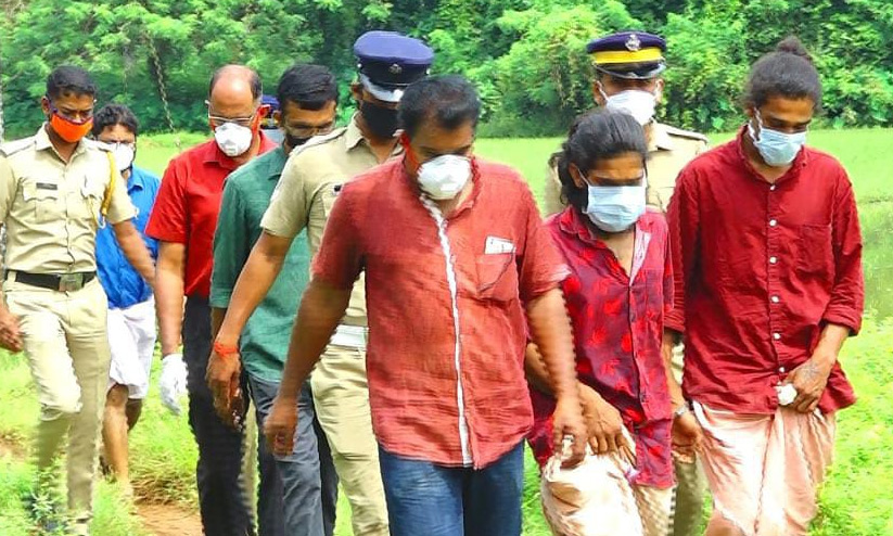 സനൂപ് വധം: കൊല ചെയ്യാനുപയോ​ഗിച്ച കത്തികൾ കണ്ടെടുത്തു