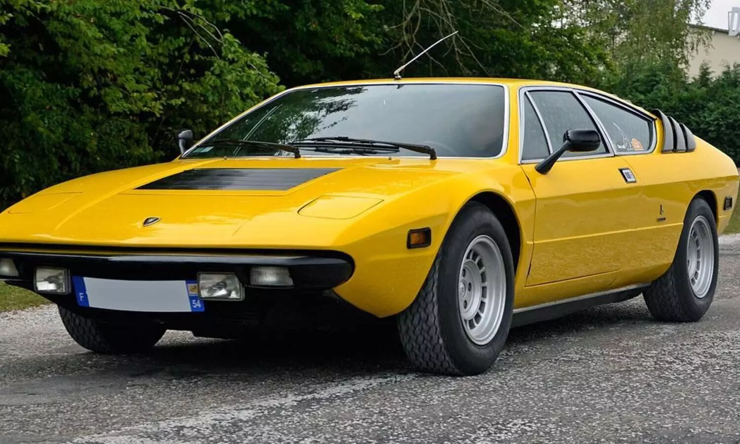 ലംബോർഗിനി ഉറാകൊ​ നിരത്തിലെത്തിയിട്ട്​ 50 വർഷം; ​​െഎതിഹാസിക മോഡൽ ഇന്നും വാഹനപ്രേമികളുടെ പ്രിയ വാഹനം