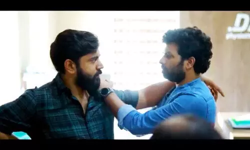 പിറന്നാൾ ദിനത്തിൽ നിവിൻ പോളിക്ക്​ സമ്മാനവുമായി പടവെട്ട്​ ടീം