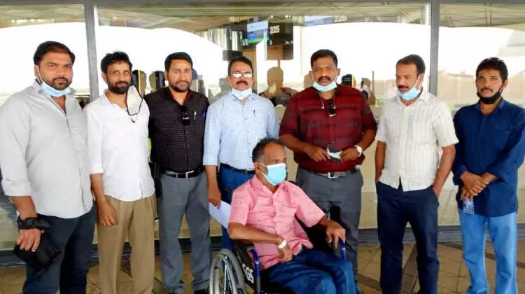 ശരീരം ഒരുവശം തളർന്ന നാരായണൻ നാടണഞ്ഞു ശരീരം ഒരുവശം തളർന്ന നാരായണൻ നാടണഞ്ഞു