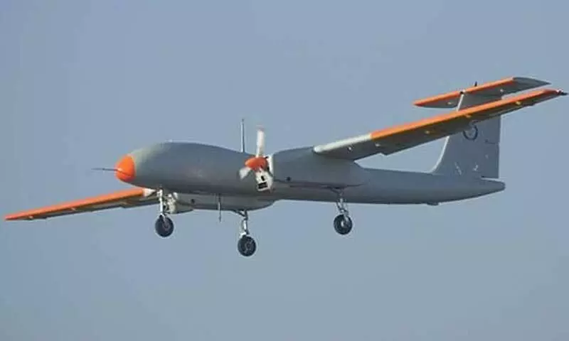 16,000 അടി ഉയരെ, എട്ടു മണിക്കൂർ സ്വയം പറന്ന് റുസ്തം 16,000 അടി ഉയരെ, എട്ടു മണിക്കൂർ സ്വയം പറന്ന് റുസ്തം