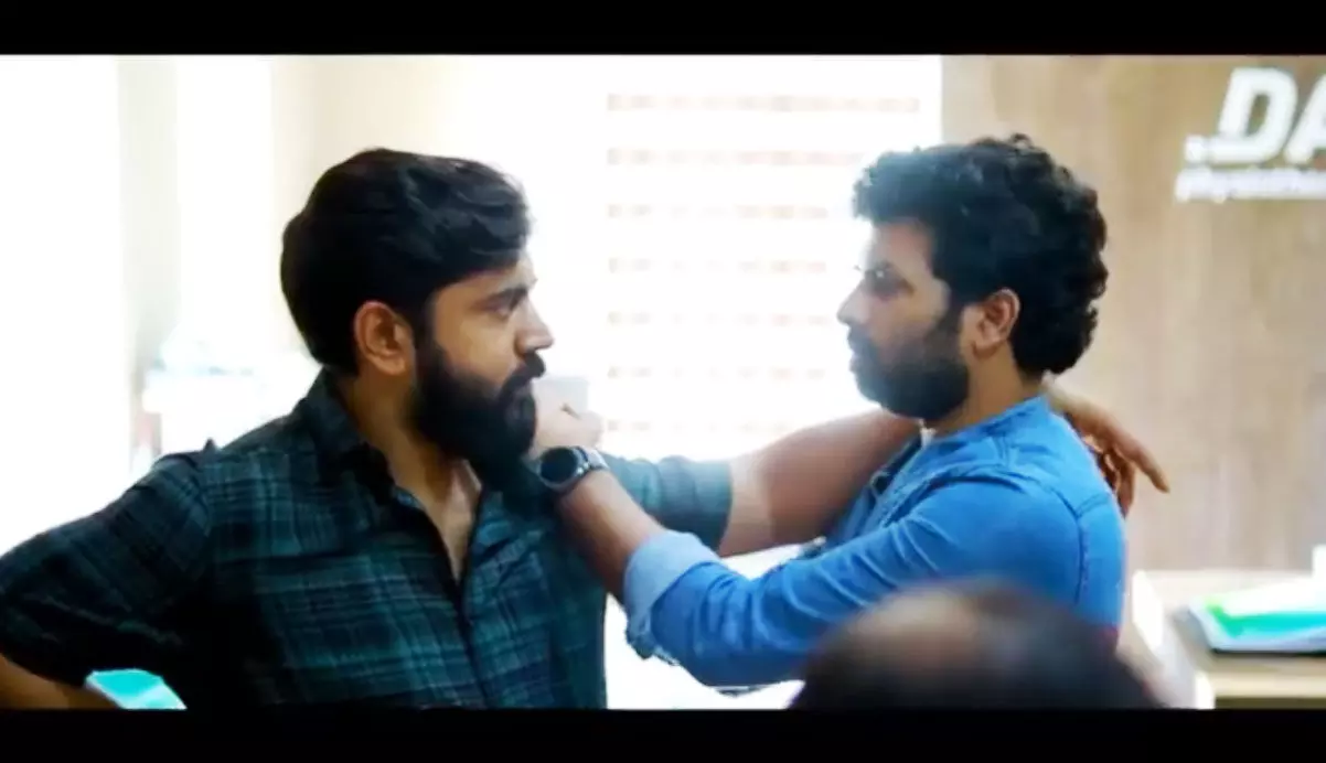 പിറന്നാൾ ദിനത്തിൽ നിവിൻ പോളിക്ക്​ സമ്മാനവുമായി പടവെട്ട്​ ടീം