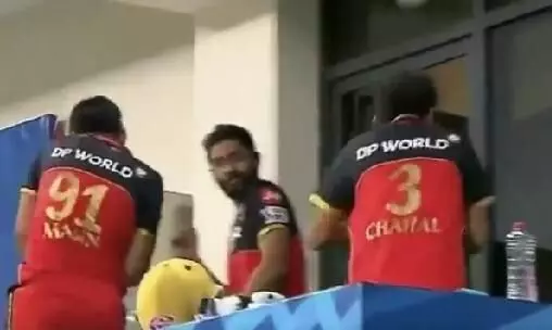 വാഷിങ്​ടൺ സുന്ദറടിച്ച സിക്​സർ​​ നേരെവന്നു; ഇറങ്ങിയോടി ചാഹൽ VIDEO